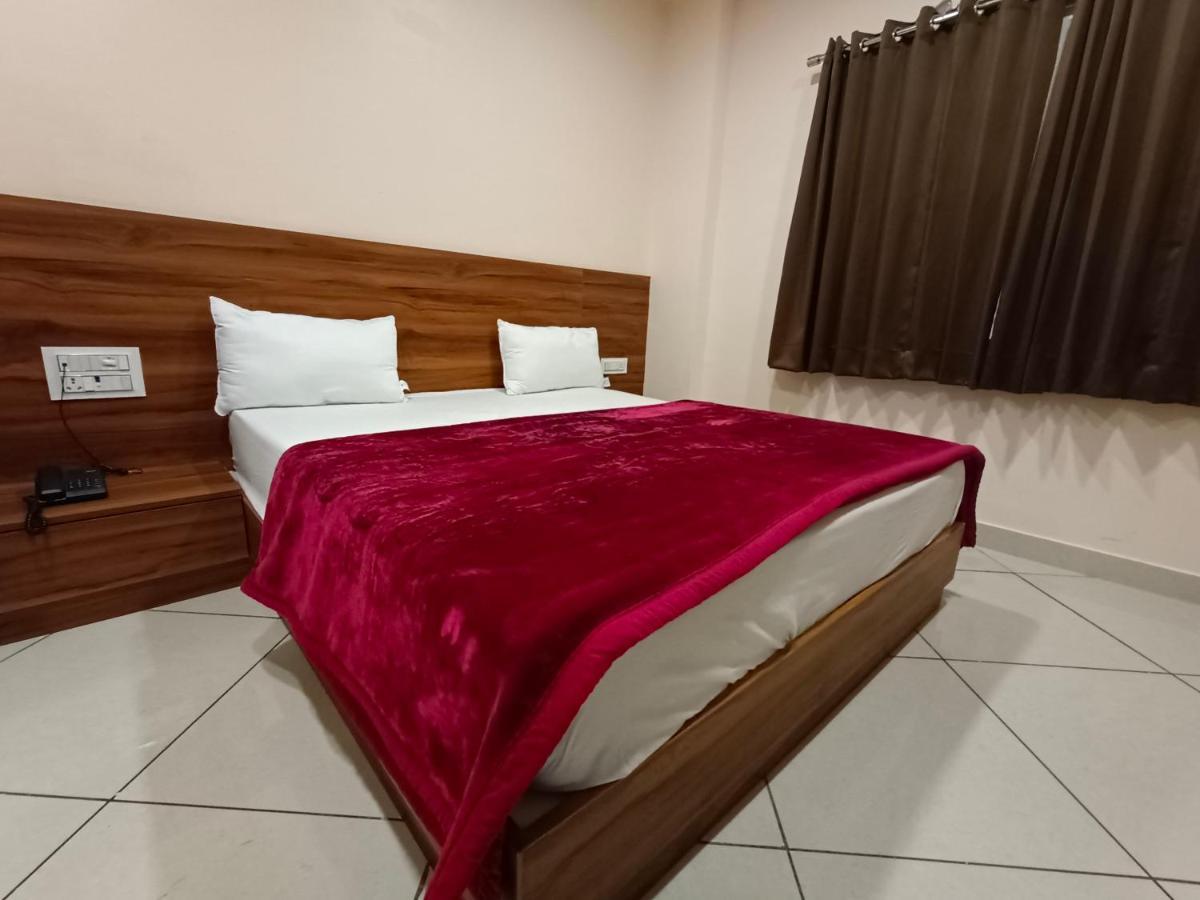 Maruti Group Of Hotels - Shri Naman Nāthdwāra Exterior foto