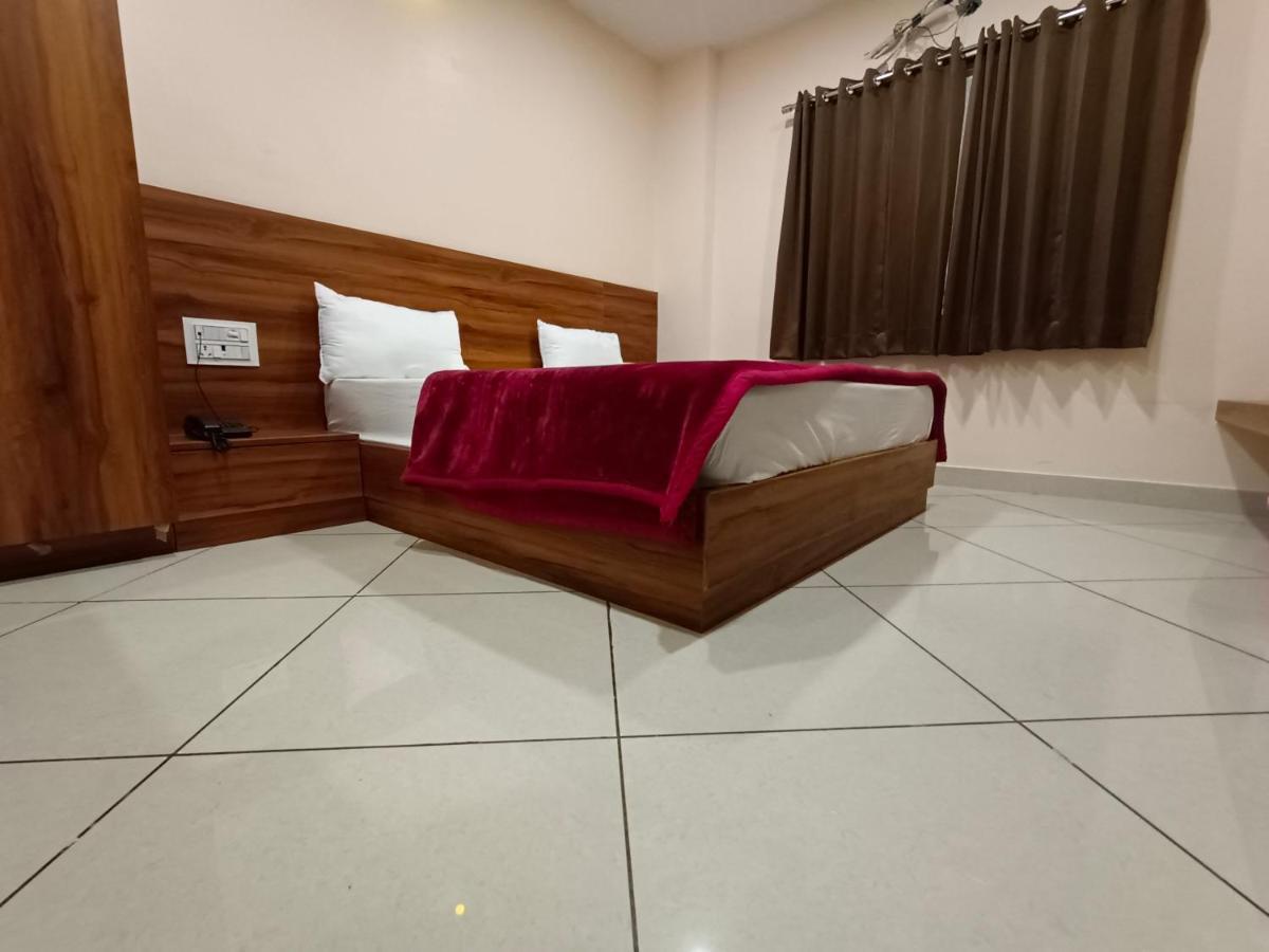 Maruti Group Of Hotels - Shri Naman Nāthdwāra Exterior foto