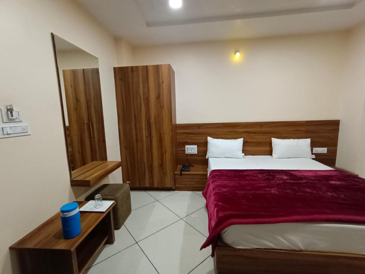 Maruti Group Of Hotels - Shri Naman Nāthdwāra Exterior foto